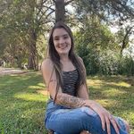 Débora Baumann - @deborabaumann8 - Instagram