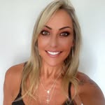 Debora Castro - @deboracastro.yoga - Instagram
