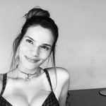Debora Araújo - @deboraeller - Instagram