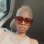 Lee-totooo - @deborakimwenda - Instagram