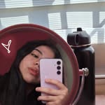 Débora lyon - @deby_lks - Instagram