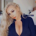 Deborah Curry - @debo_rahcurry - Instagram