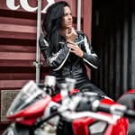 Deborah Emery - @ducatista.84 - Instagram