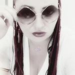 Deborah Gallup - @zeautayshovmred - Instagram