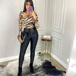 Deborah Jansen - @deborah_janseno - Instagram
