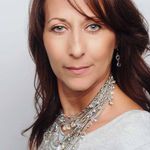 Deborah Lowe - @debdlowe - Instagram