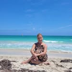 Déborah C. M. Málaga - @deborah.malaga - Instagram