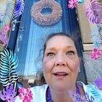 Deborah Steele - @deborah.steele.5811 - Instagram