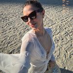 Abndrea - @deborahthomsony - Instagram