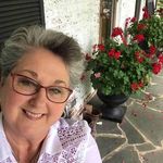 Deborah Spraker Bergeron - @queeniedsb - Instagram