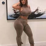 Debra Brough - @pettaiypoiselny - Instagram