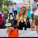 @debr.acastillo - Instagram