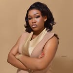 Dera| Social Media Manager| Conversion Strategist - @thatsocialmediadera - Instagram