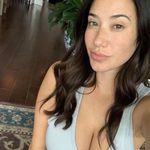 Dani👩 - @debrahoefling42 - Instagram