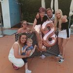 Dee Robertson - @dee.robertson.7528 - Instagram