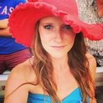 Deidre Casey - @adventures_in_thrifting - Instagram