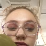 chloe - @deirdrebarlow_ - Instagram