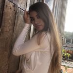 Delia De Leon - @delia.dl - Instagram