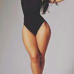 Danielle Smith - @dellesmith - Instagram