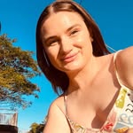Demi Leonard - @demileonard6 - Instagram