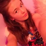 Demi - @demilogan90 - Instagram