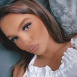 Demi Lowe - @demilowe51 - Instagram