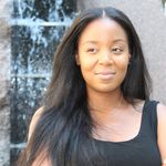 Denae Jones - @sellinginsnkrs - Instagram