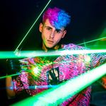 DENNIS MOORE - @d_nnismoore - Instagram