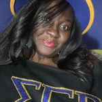 Denise Doss - @classygoldenpoodle - Instagram