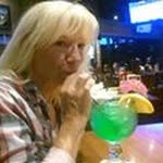 Denise Speed - @nesiebuttons - Instagram