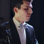Dennis Daye - @dennisdayemusic - Instagram