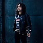 Dennis Dee - @dennisdee_bass - Instagram
