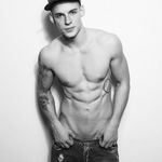 Dennis Waller - @denwall_93 - Instagram