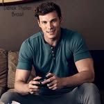 Derek Theler - @derekthelerbrazil - Instagram