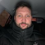 Derek Foley - @82del - Instagram