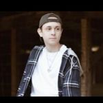@derek._.fry_ - Instagram