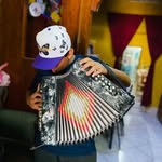 Dereksiuuuu - @derekleonardomanriquez - Instagram