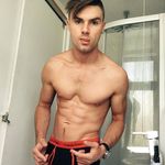 Derek McKenzie - @derek.mckenzie.5851 - Instagram