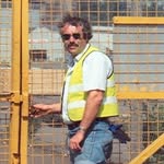 Derek Sands - @omaratparkestonyard - Instagram