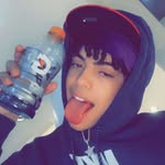 yuri🥺🍭 - @derekschicken - Instagram