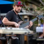 Derrick Elliott - @fretlesselliott - Instagram
