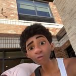 Derrick Blackwell - @duhgrizzly_bear - Instagram