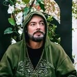 Derrick Laws - @honeybeastie - Instagram