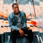 Derrick Lockett Jr. - @zookeeperderrick - Instagram
