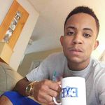 Derrick Robert - @yungdeerob - Instagram