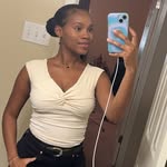 Desiree D. - @desidavis - Instagram