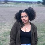 Desi Harris - @goldendes.s - Instagram