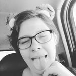 Desiree Doyle - @keep__holding_on_90_on_98 - Instagram