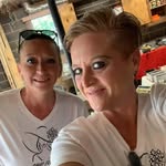 Devon and Ashley Burkhart - @chicflipstn - Instagram