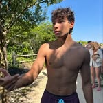 @devin.rosado - Instagram